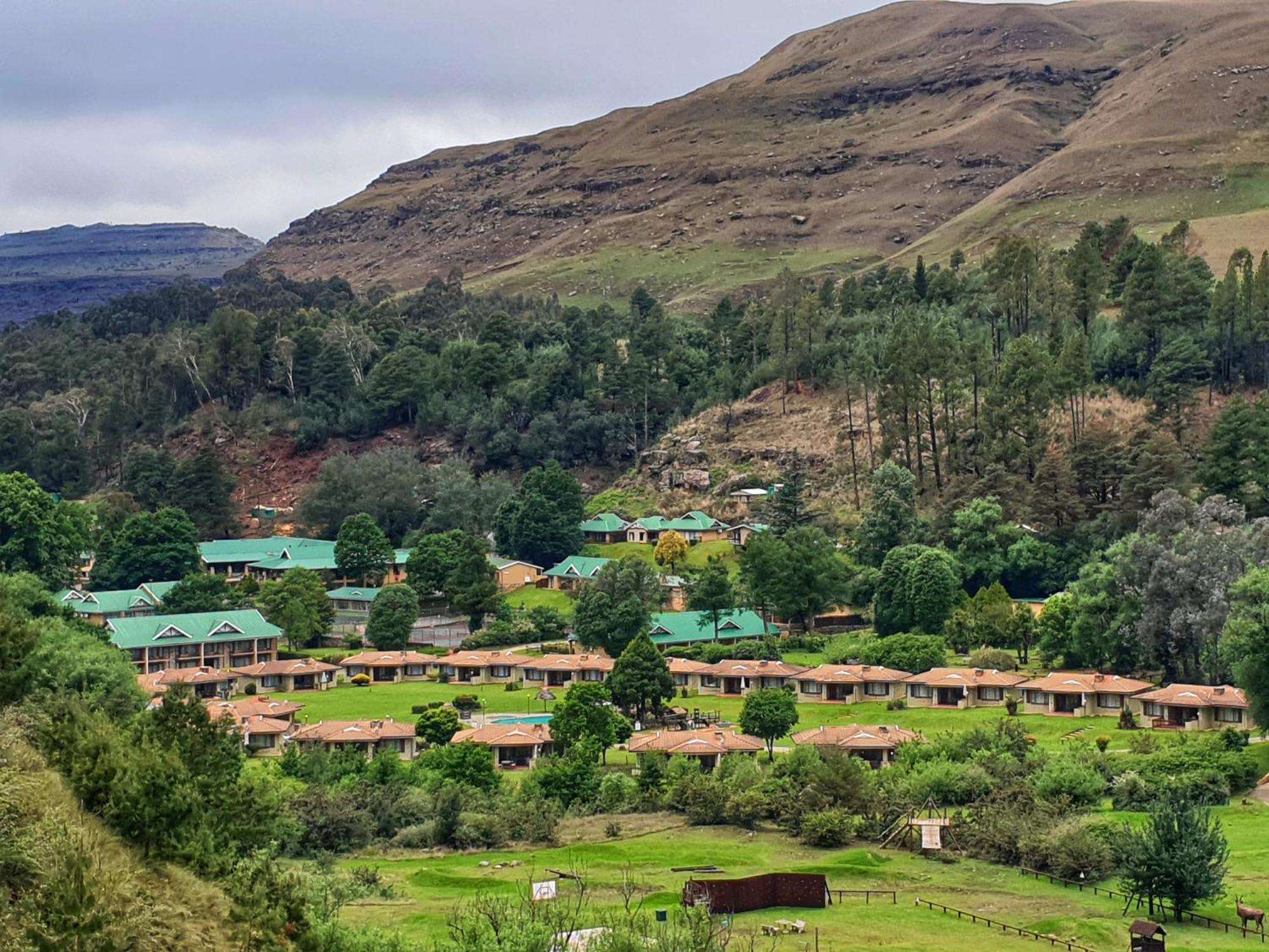 Gooderson Leisure Riverbend Chalets Self Catering And Timeshare Gold Crown Resort Drakensberg Garden Buitenkant foto