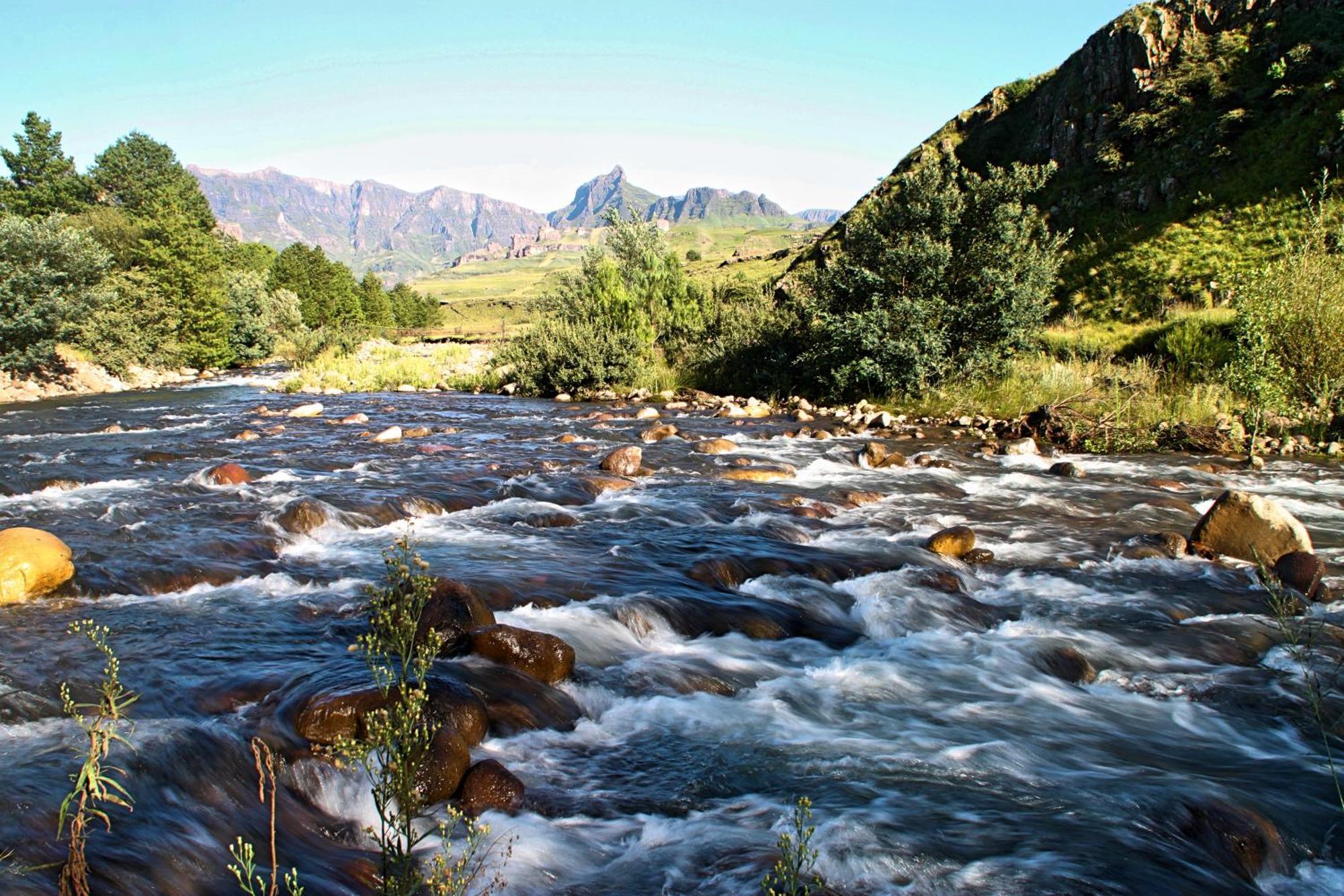 Gooderson Leisure Riverbend Chalets Self Catering And Timeshare Gold Crown Resort Drakensberg Garden Buitenkant foto