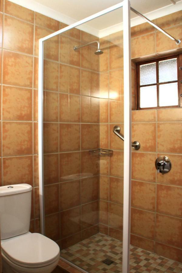 Gooderson Leisure Riverbend Chalets Self Catering And Timeshare Gold Crown Resort Drakensberg Garden Buitenkant foto