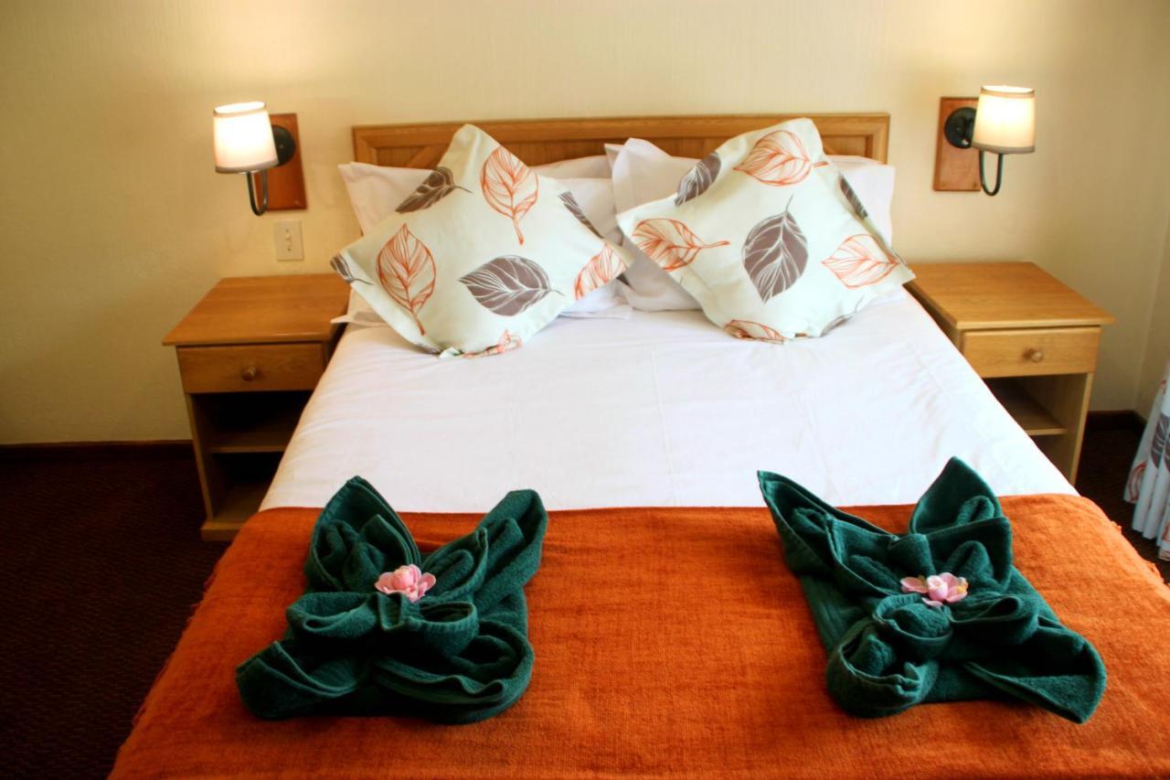 Gooderson Leisure Riverbend Chalets Self Catering And Timeshare Gold Crown Resort Drakensberg Garden Buitenkant foto